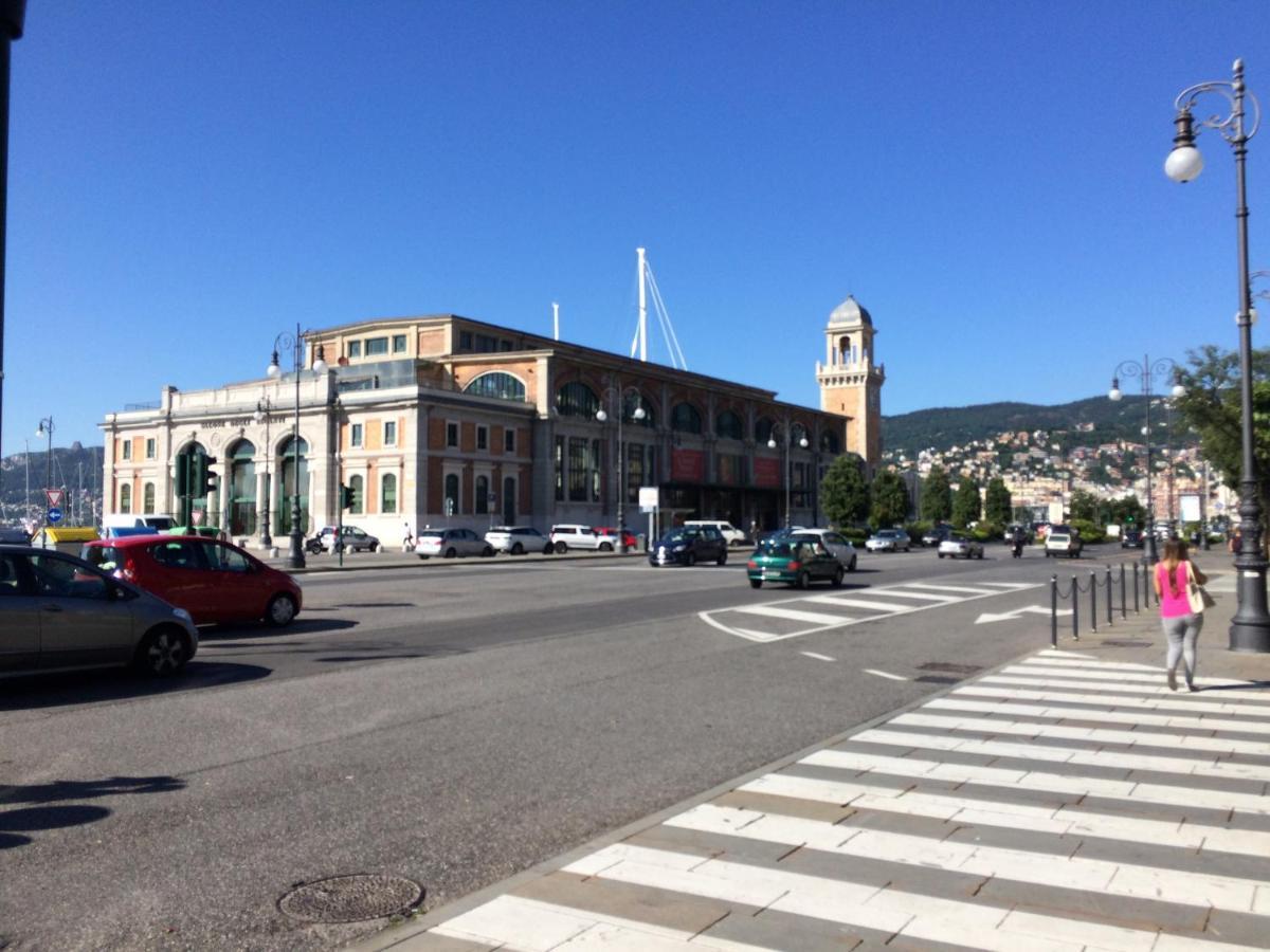 Apartamento Le Rive Del Revoltella Trieste Exterior foto