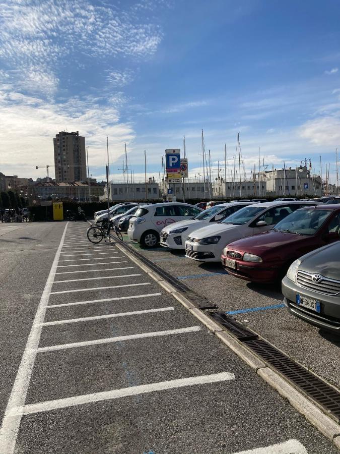 Apartamento Le Rive Del Revoltella Trieste Exterior foto