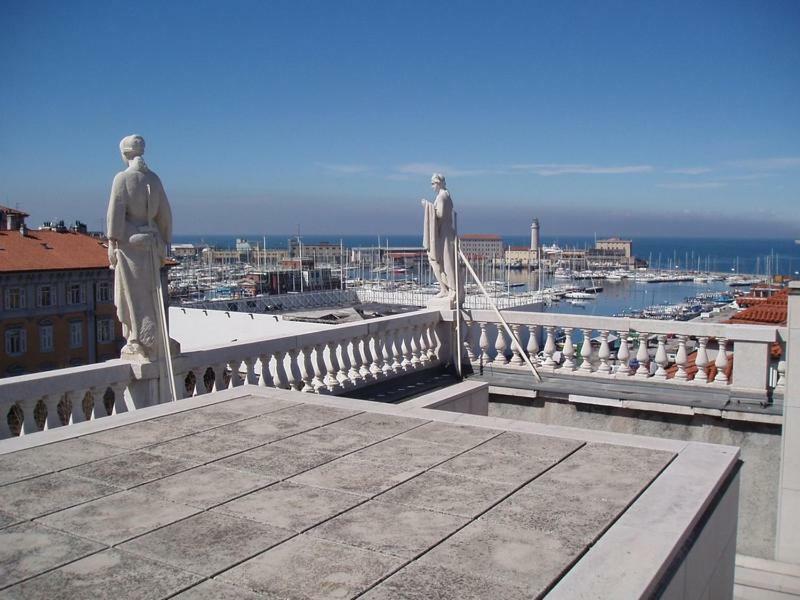 Apartamento Le Rive Del Revoltella Trieste Exterior foto