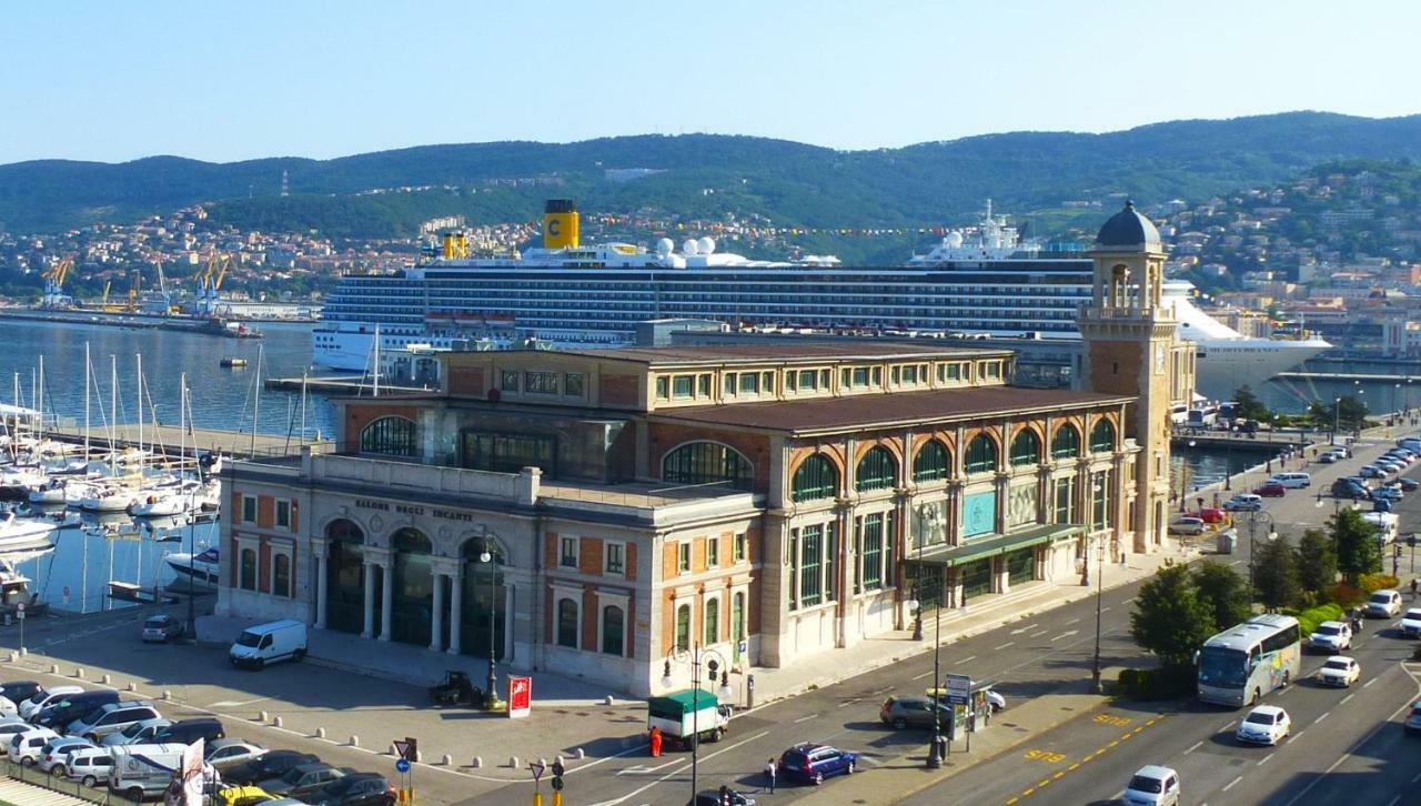 Apartamento Le Rive Del Revoltella Trieste Exterior foto